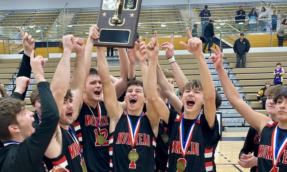 ON THE FLY: Late Adjustment Helps Moniteau Boys Snag First District 9 ...